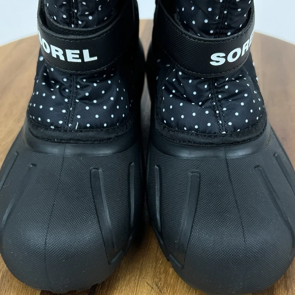NIB Big Kids Sorel Youth Flurry Print Black Polka Dot Winter Snow Boots Size 4 Y